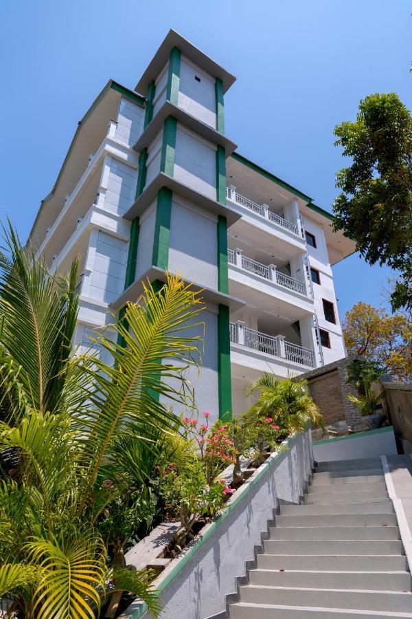 Monte Prundi Hotel Labuan Bajo Zewnętrze zdjęcie